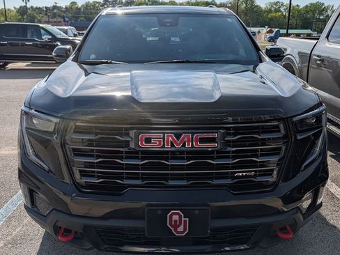 Used 2025 GMC Acadia AT4 image 2