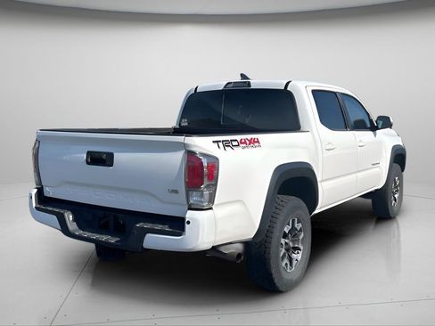 Used 2021 Toyota Tacoma TRD Off-Road w/ Technology Package AWD/4WD image 4