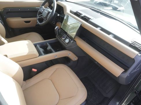 New 2026 Land Rover Defender 110 X-Dynamic SE image 22