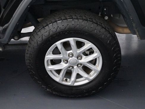 Used 2023 Jeep Gladiator Sport image 27