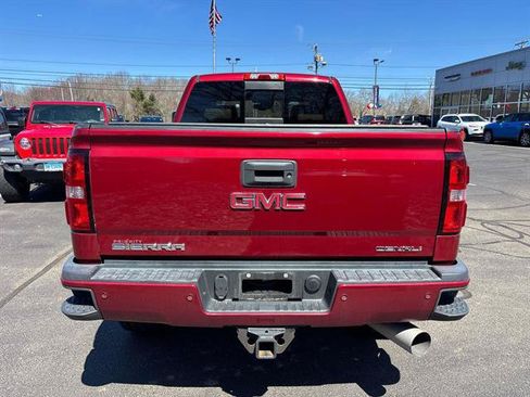 Used 2019 GMC Sierra 2500 Denali w/ Duramax Plus Package AWD/4WD image 4