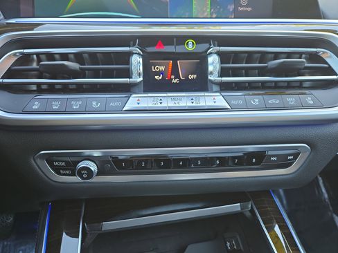 Used 2019 BMW X5 xDrive40i w/ Executive Package image 21