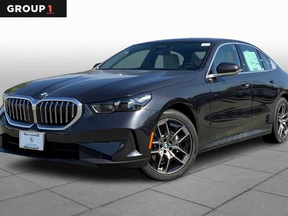 New 2026 BMW 530i xDrive w/ Premium Package