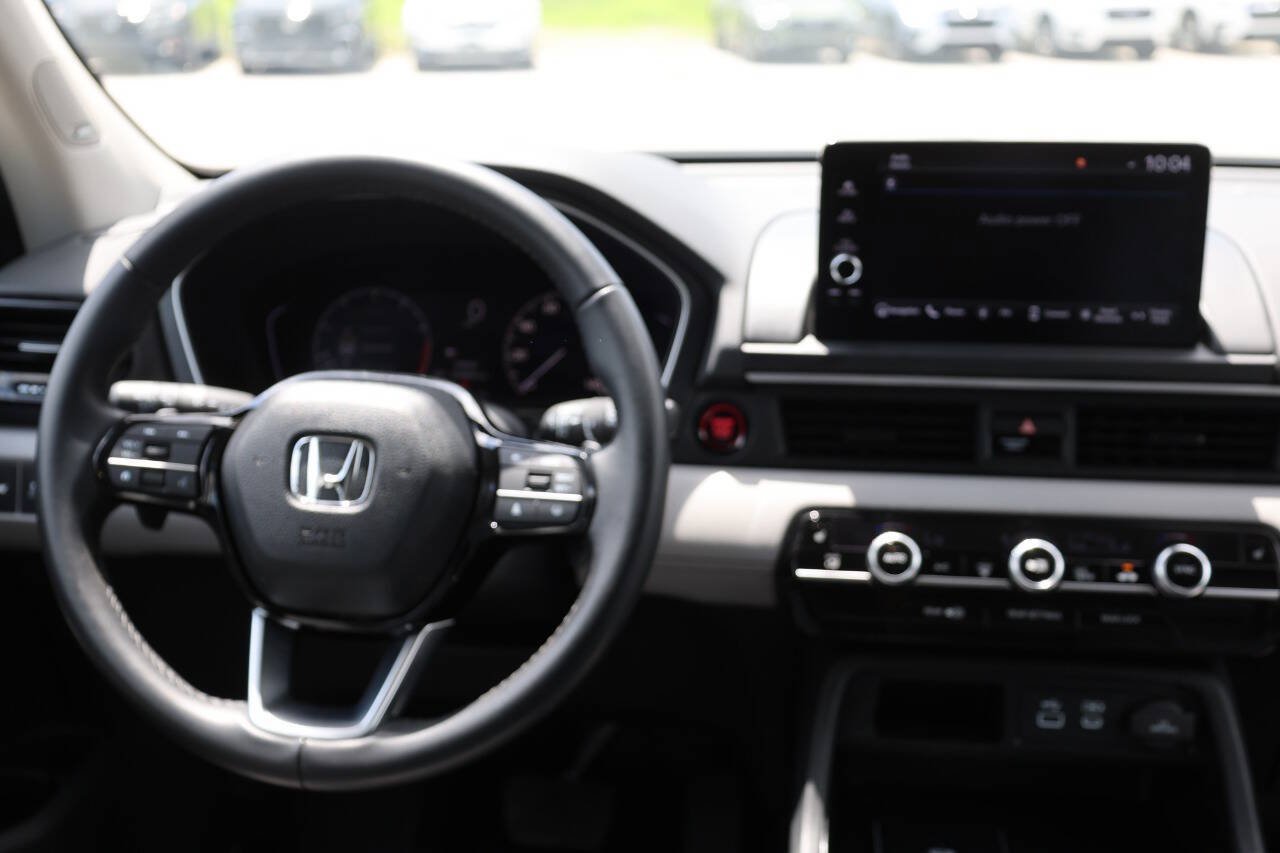 Used 2025 Honda Pilot Touring image 25