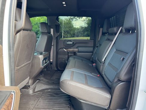 Used 2022 GMC Sierra 3500 Denali w/ Denali Ultimate Package AWD/4WD image 16