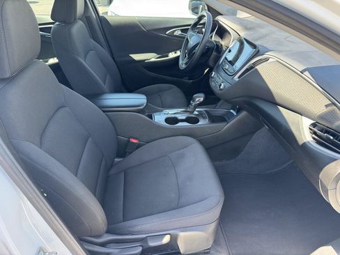 Used 2023 Chevrolet Malibu LT FWD image 17
