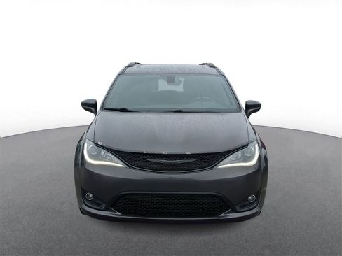 Certified 2019 Chrysler Pacifica Limited w/ S Appearance Package image 3