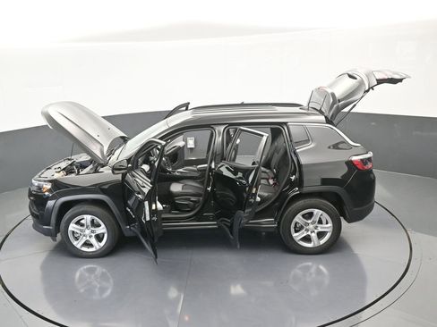Used 2024 Jeep Compass Latitude image 62