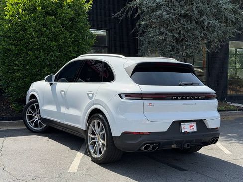 Used 2024 Porsche Cayenne S AWD/4WD image 19