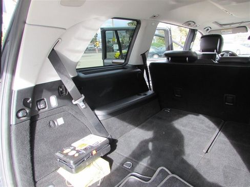 Used 2012 Mercedes-Benz GL 550 4MATIC image 37