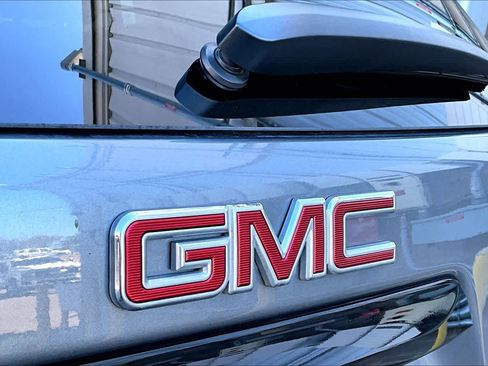 Used 2021 GMC Terrain SLE w/ Driver Convenience Package image 30