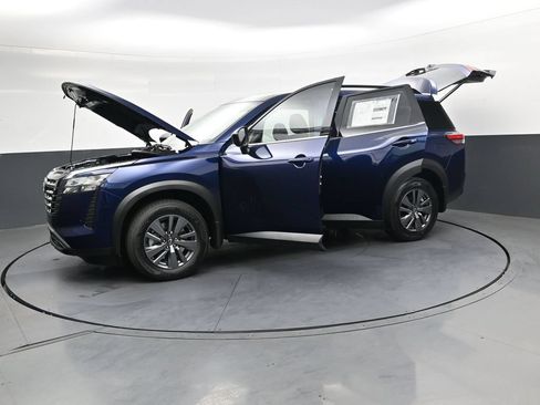 Certified 2026 Nissan Pathfinder SV w/ SV Premium Package FWD image 48