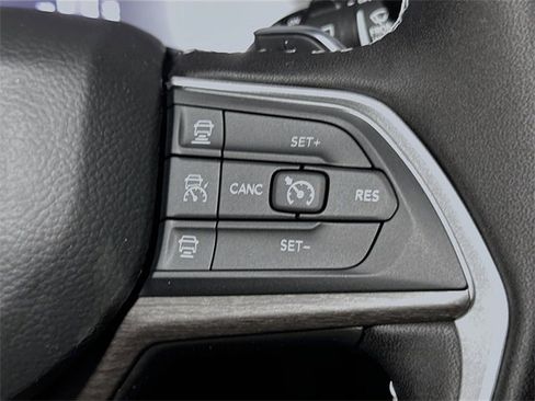 New 2025 Jeep Grand Cherokee Limited w/ Luxury Tech Group II image 29