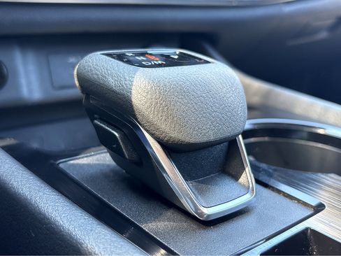 Used 2024 Nissan Rogue SL w/ SL Premium Package AWD/4WD image 18