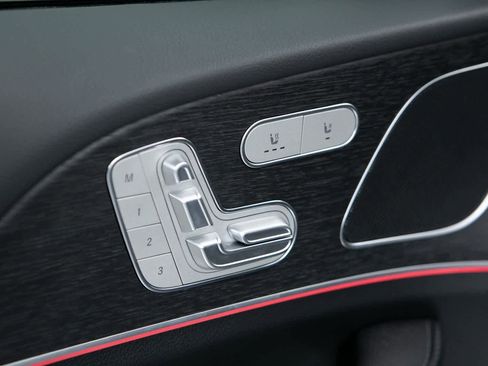 Used 2025 Mercedes-Benz GLE 450e 4MATIC image 18