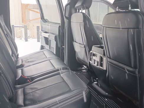 Used 2022 Ford F250 Lariat w/ Black Appearance Package image 12