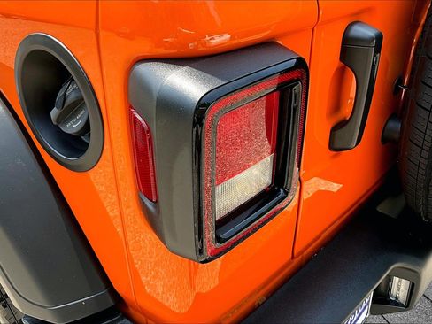 Used 2025 Jeep Wrangler Unlimited Sport AWD/4WD image 30
