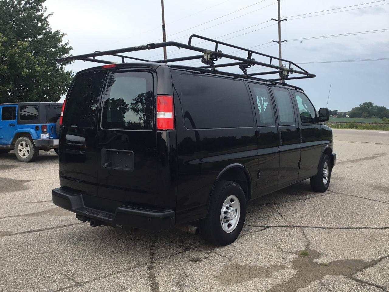 Used 2020 Chevrolet Express 2500 w/ Communications Package RWD image 5