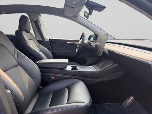 Used 2023 Tesla Model Y Long Range AWD/4WD image 34