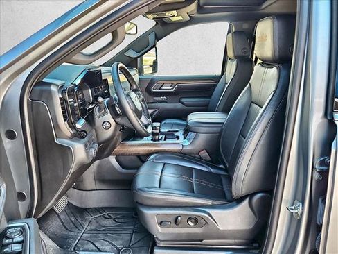 Certified 2025 Chevrolet Silverado 1500 High Country w/ High Country Premium Package AWD/4WD image 17