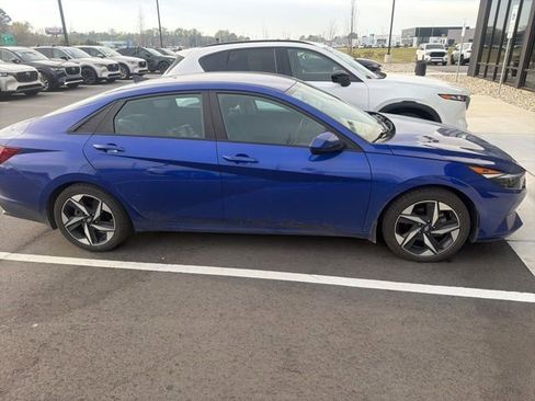 Used 2023 Hyundai Elantra SEL w/ Convenience Package image 10