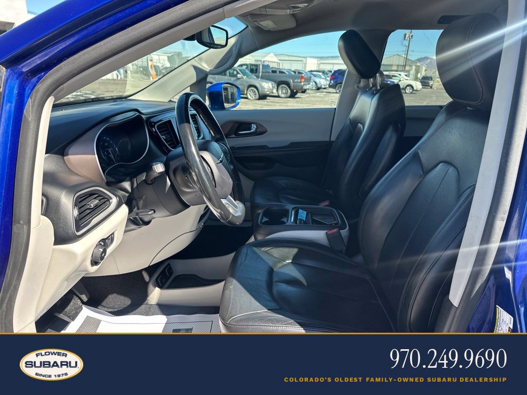 Used 2019 Chrysler Pacifica Touring-L w/ Advanced Safetytec Group FWD image 23