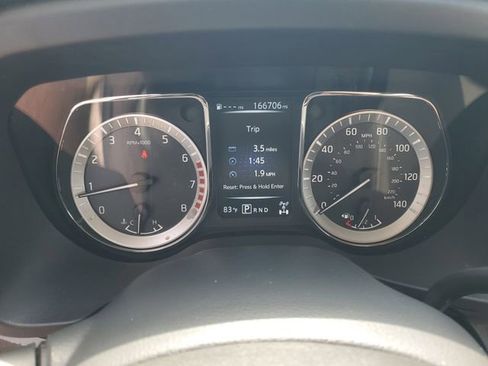 Used 2017 Nissan Titan SV AWD/4WD image 18