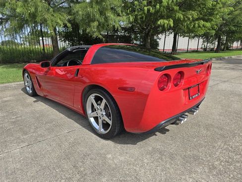 Used 2006 Chevrolet Corvette Coupe w/ Preferred Equipment Group RWD image 6