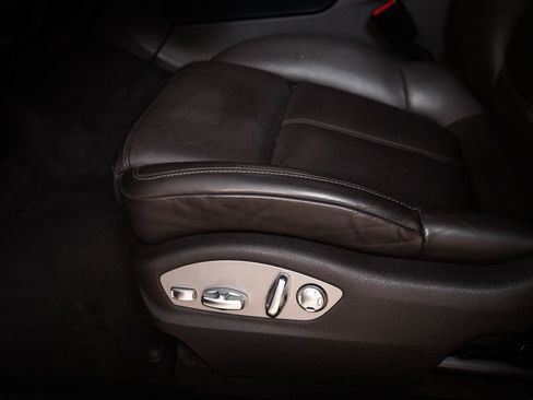 Certified 2024 Porsche Macan AWD/4WD image 14