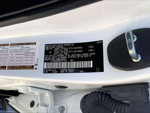 Used 2024 Lexus GX 550 w/ Accessory Package (Z1) AWD/4WD image 37