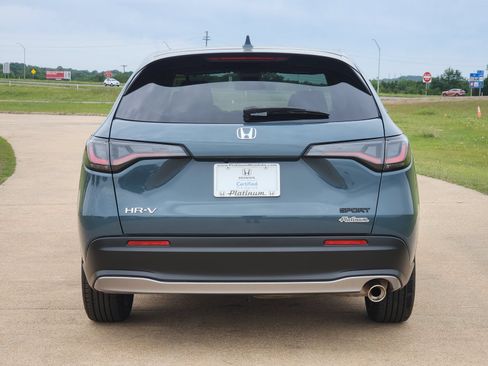Used 2025 Honda HR-V Sport image 8