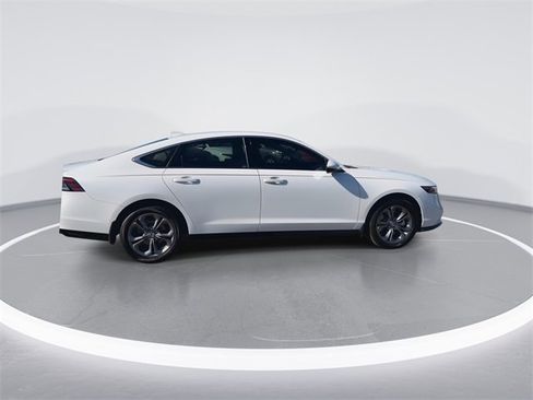 Used 2025 Honda Accord EX-L image 9