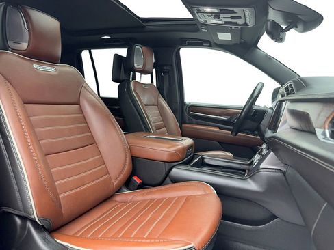 Used 2023 GMC Yukon XL Denali Ultimate image 43