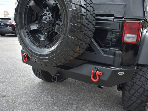 Used 2017 Jeep Wrangler Sport w/ Quick Order Package 23S AWD/4WD image 31