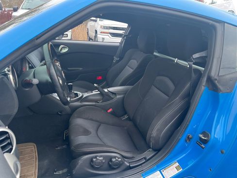 Used 2010 Nissan 370Z Coupe w/ Sport Pkg image 8
