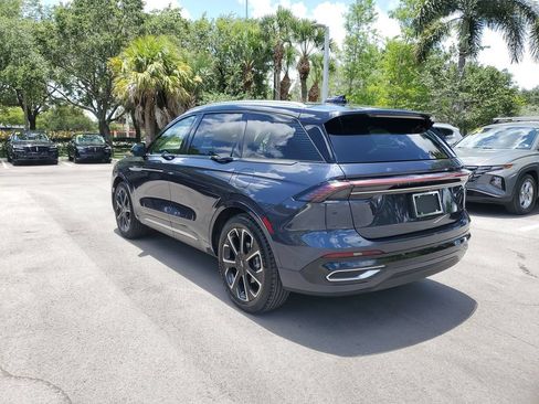 Used 2024 Lincoln Nautilus Reserve w/ Equipment Group 203A AWD/4WD image 2
