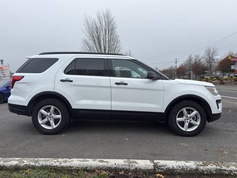 Used 2018 Ford Explorer 4WD image 3