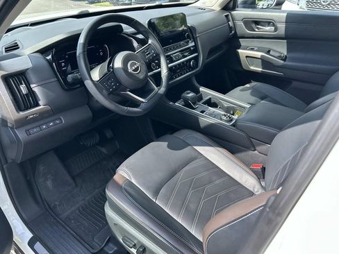 Certified 2024 Nissan Pathfinder Platinum AWD/4WD image 15