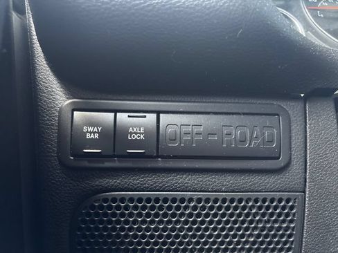 Used 2015 Jeep Wrangler Unlimited Rubicon w/ Connectivity Group AWD/4WD image 25