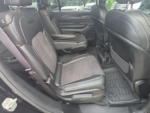 Used 2024 Jeep Grand Cherokee L Laredo RWD image 20