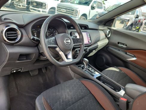 Certified 2023 Nissan Kicks SR FWD image 9