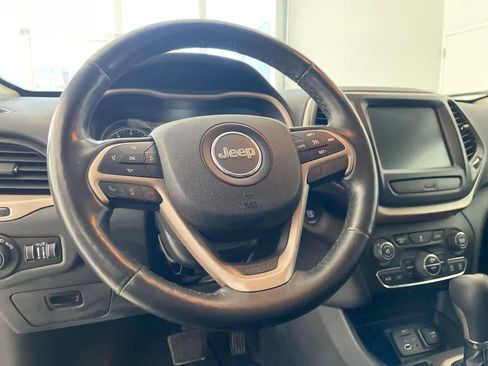 Used 2016 Jeep Cherokee Limited FWD image 14