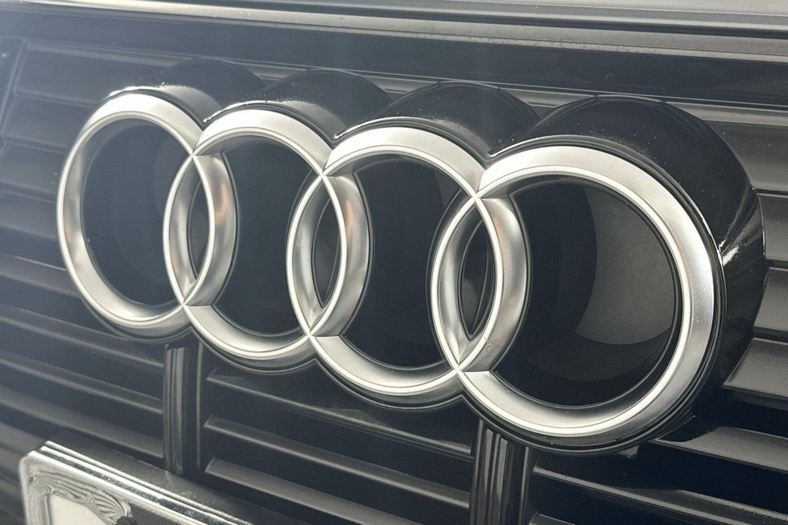 Used 2021 Audi e-tron Premium w/ Black Optic Package AWD/4WD image 15