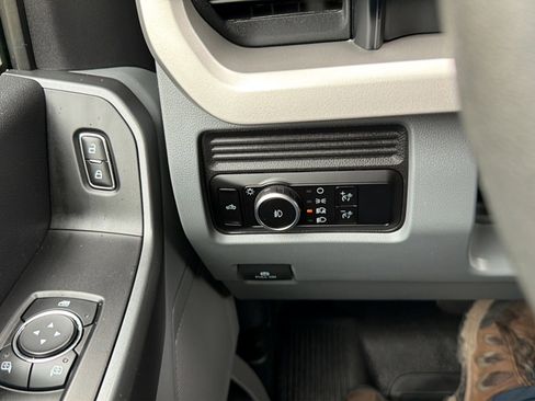 Used 2025 Ford F250 XLT AWD/4WD image 19