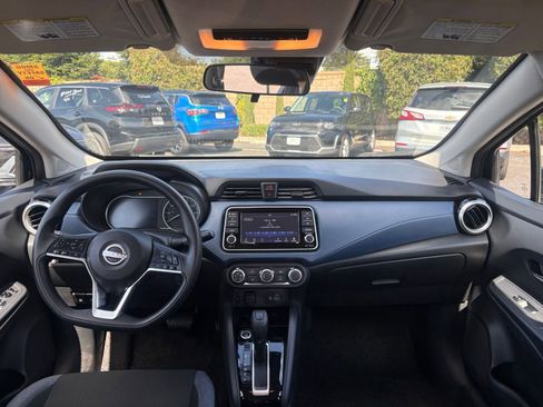 Used 2025 Nissan Versa SV FWD image 31