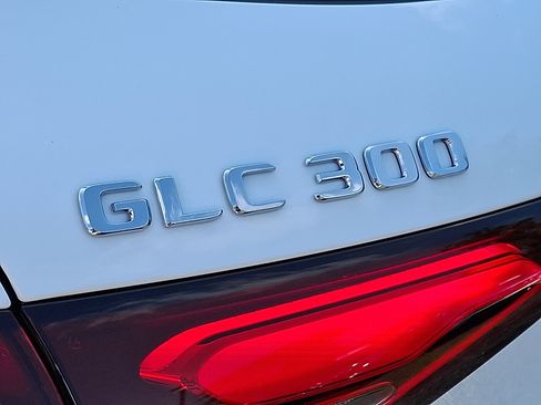 New 2025 Mercedes-Benz GLC 300 4MATIC image 21