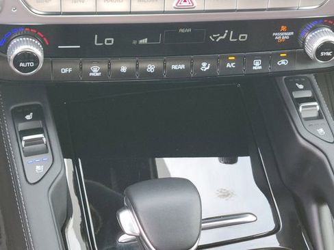 Certified 2024 Kia Telluride SX w/ Towing Package AWD/4WD image 16