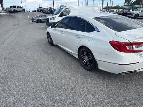 Used 2021 Honda Accord Touring image 8