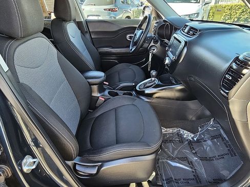 Used 2018 Kia Soul + image 18
