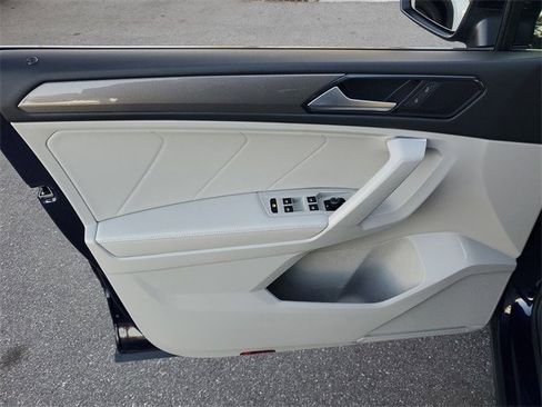 Certified 2023 Volkswagen Tiguan SE image 13